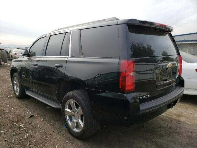 Chevrolet Tahoe 2016, 5.3L, C1500, porysowany lakier