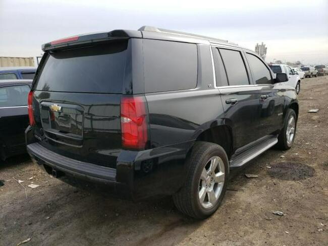 Chevrolet Tahoe 2016, 5.3L, C1500, porysowany lakier