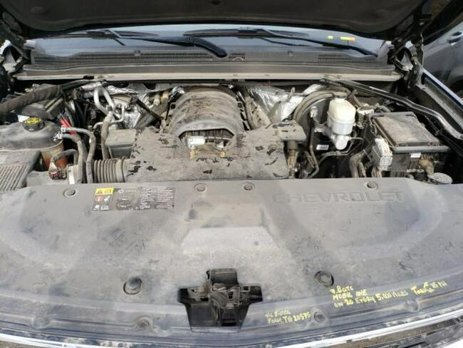 Chevrolet Tahoe 2016, 5.3L, C1500, porysowany lakier