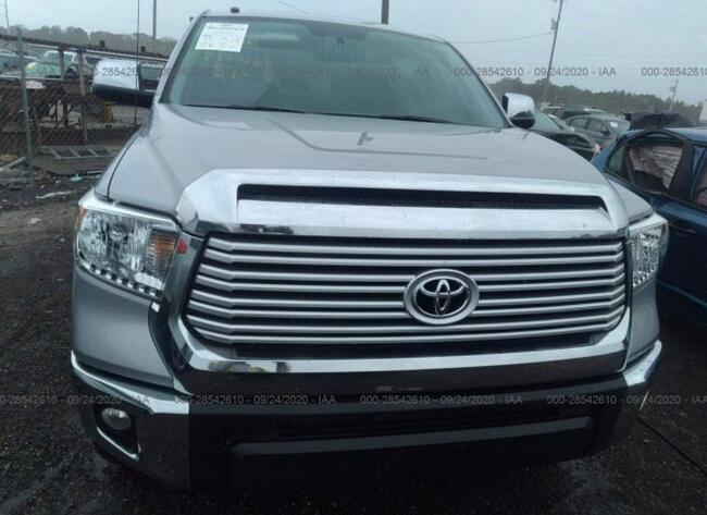 Toyota Tundra 2017, 5.7L, 4x4, po kradzieży