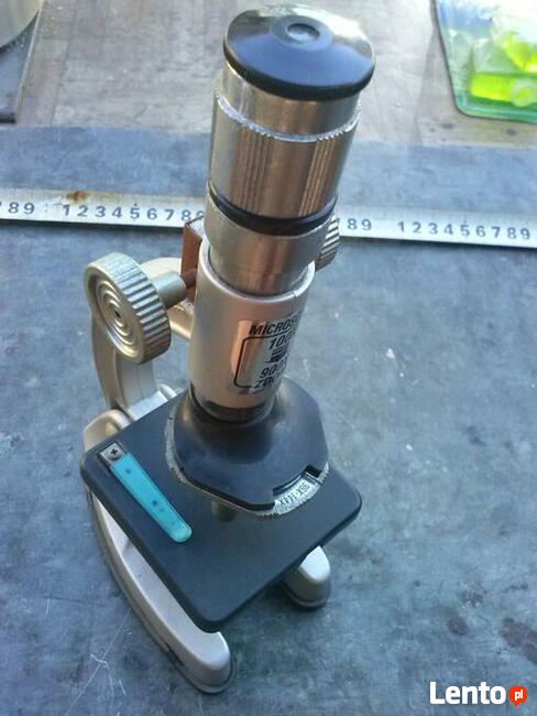 Mały mikroskop dla dziecka, 40 zł.