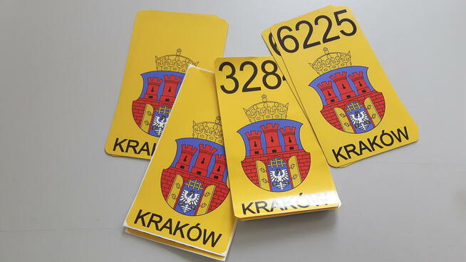 KOGUT taxi szpakówka gapa na magnesie biały żółty LED Kraków