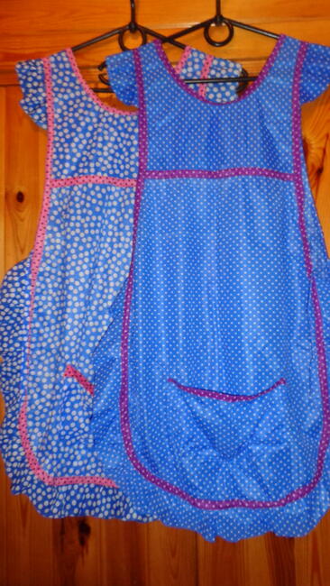 Fartuszki nowe , języczki damskie , młodzieżowe kolory,