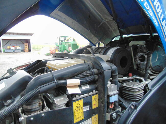 Ciągnik rolniczy NEW HOLLAND TD5-105