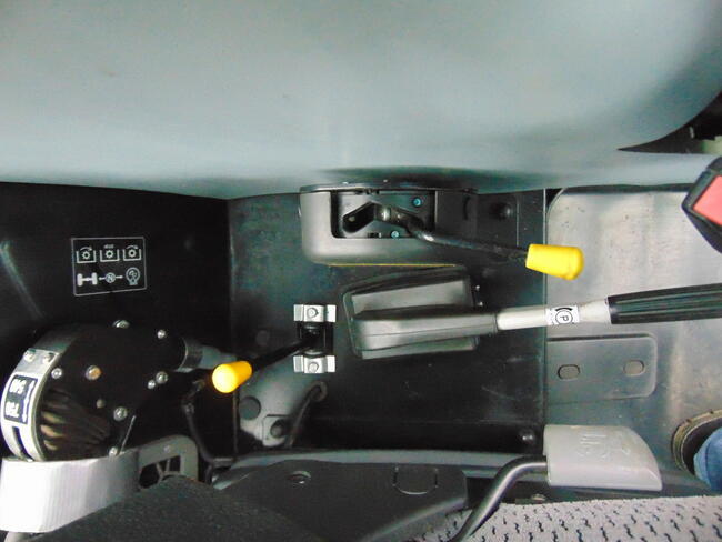 Ciągnik rolniczy NEW HOLLAND TD5-105