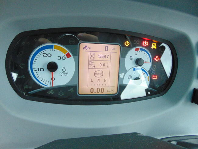 Ciągnik rolniczy NEW HOLLAND TD5-105