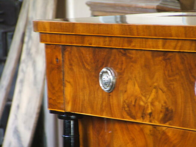 Renowacja Zabytkowych Mebli renowacjamebli.art