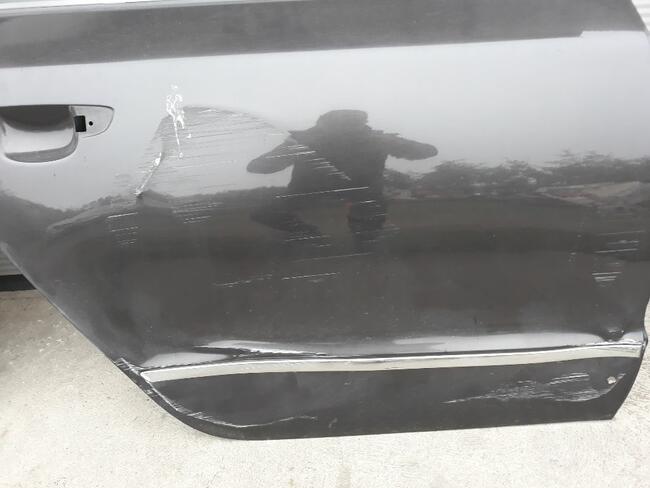 Kompletne drzwi prawa strona, przód, tył Skoda Superb II