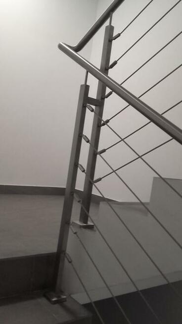 balustrady ze stali nierdzewnej oraz malowanej proszkowo