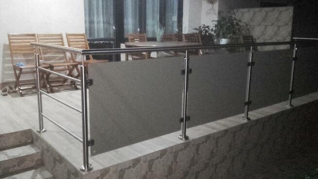 balustrady ze stali nierdzewnej oraz malowanej proszkowo