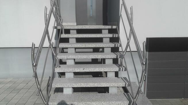 balustrady ze stali nierdzewnej oraz malowanej proszkowo