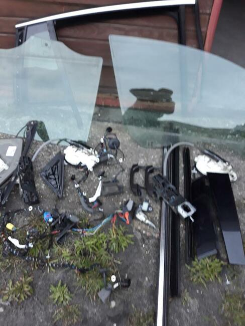 Kompletne drzwi prawa strona, przód, tył Skoda Superb II