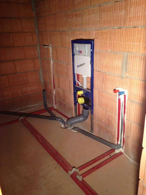 udrażnianie kanalizacji przepychanie rur hydraulik pogotowie