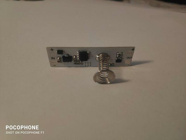 Pojemnościowy dotykowy przełącznik LED