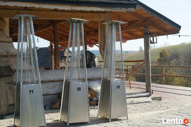 Scena podest sceniczny nagłośnienie światło mikrofon