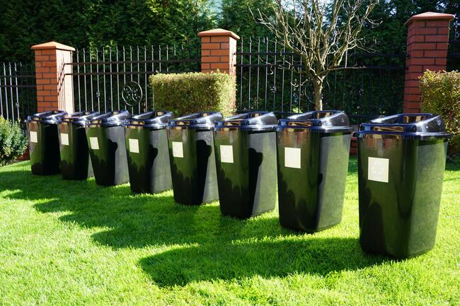 Scena podest sceniczny nagłośnienie światło mikrofon