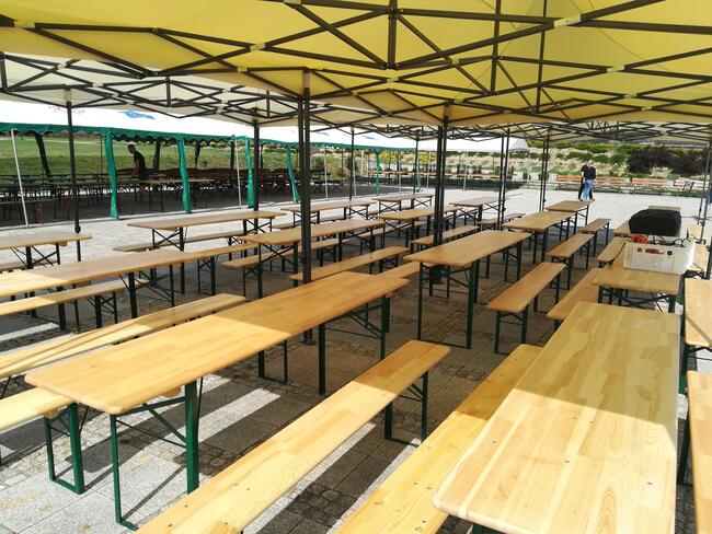 Scena podest sceniczny nagłośnienie światło mikrofon