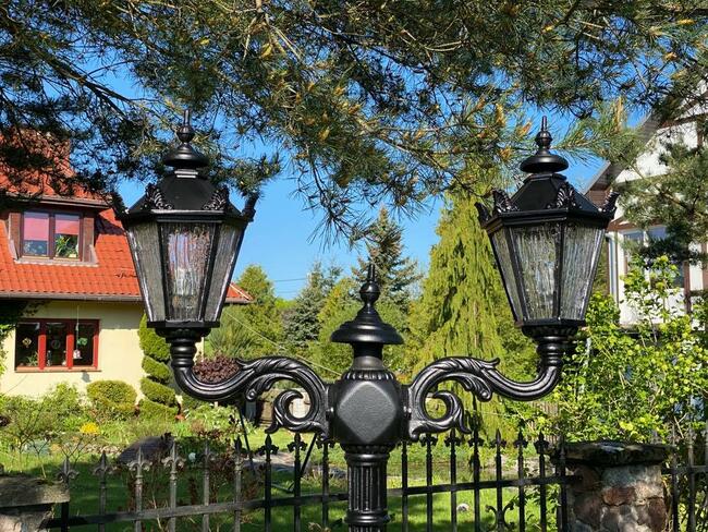 LAMPA ŻELIWNA H-2400 LATARNIA TARAS OŚWIETLENIE