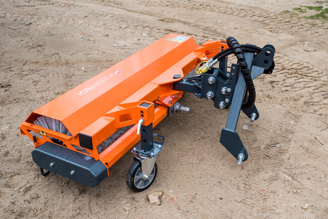 Zamiatarka mechaniczno-hydrauliczna - model ZW 120-150