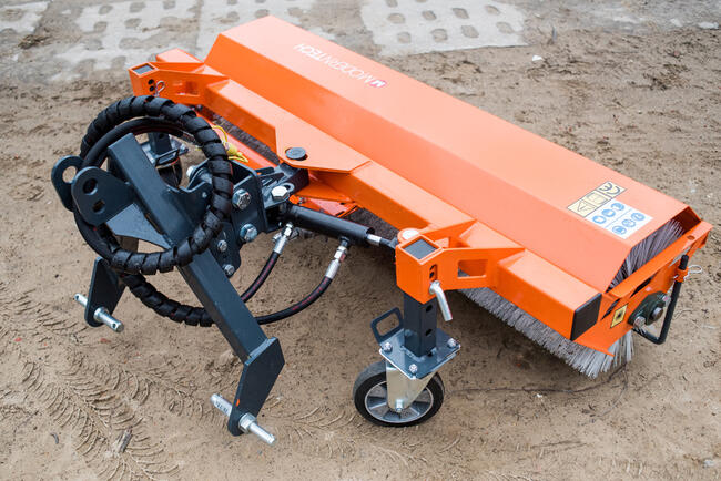 Zamiatarka mechaniczno-hydrauliczna - model ZW 120-150