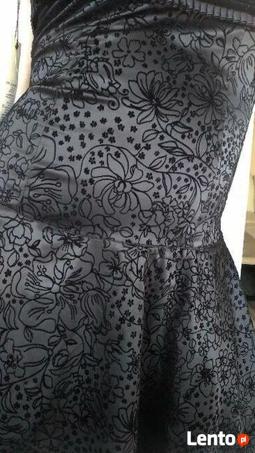 NOWA czarna rozkloszowana sukienka - S/36