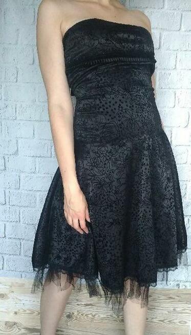 NOWA czarna rozkloszowana sukienka - S/36