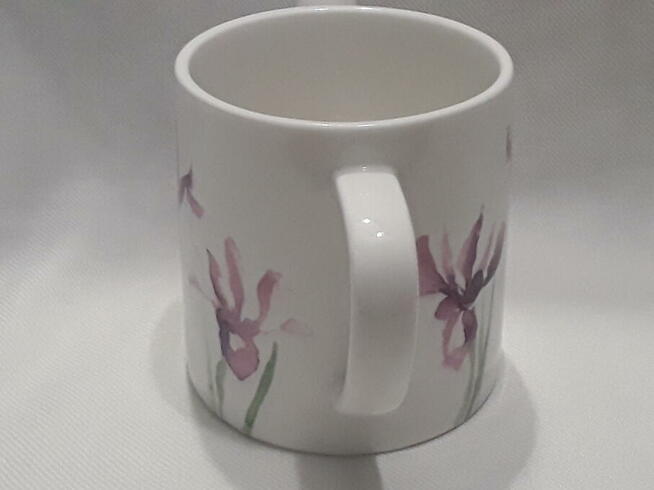 Dzbanek dzban kwiaty irysy dekoracja