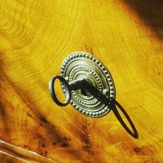 Renowacja mebli - renowacjamebli.art