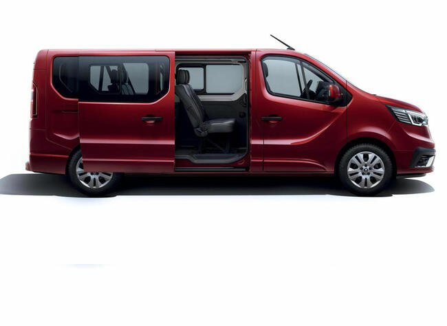 Wynajem busa BUS 9 osobowy wypożyczalnia RENAULT TRAFIC