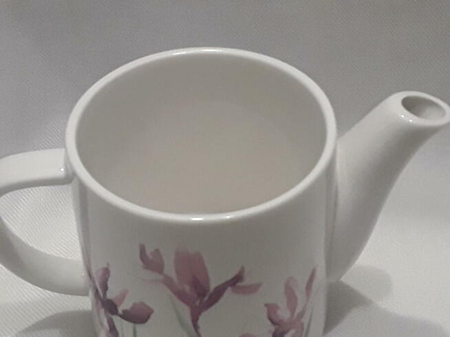 Dzbanek dzban kwiaty irysy dekoracja