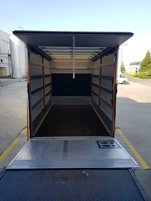 Kierowca z własnym Samochodem Dostawczym