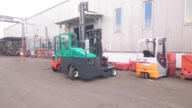 widlak czterokierunkowy Combilift 6 T LPG szeroki pozycjoner