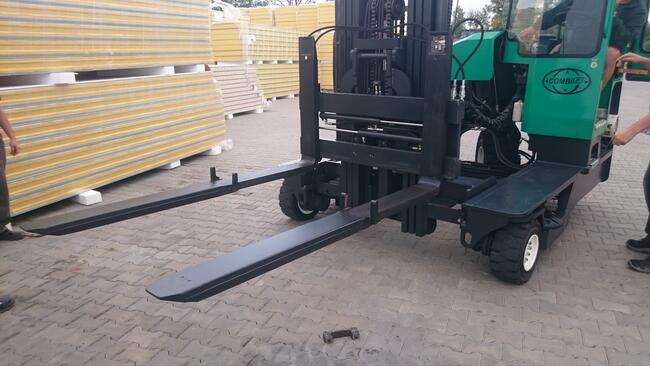 widlak czterokierunkowy Combilift 6 T LPG szeroki pozycjoner