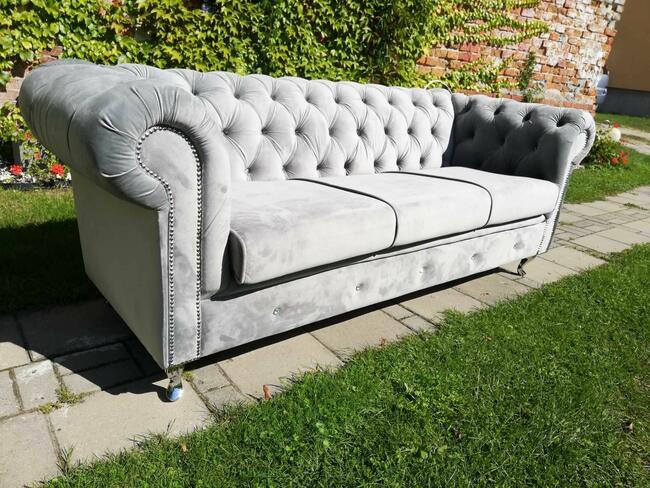 piękna sofa glamour kryształki rozkładana nogi chrom szara