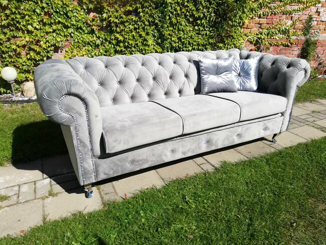 piękna sofa glamour kryształki rozkładana nogi chrom szara