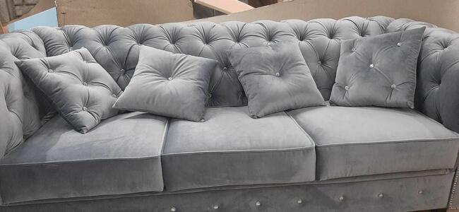 Sofa glamour wypasiona 220dluga, z f spania chesterfield