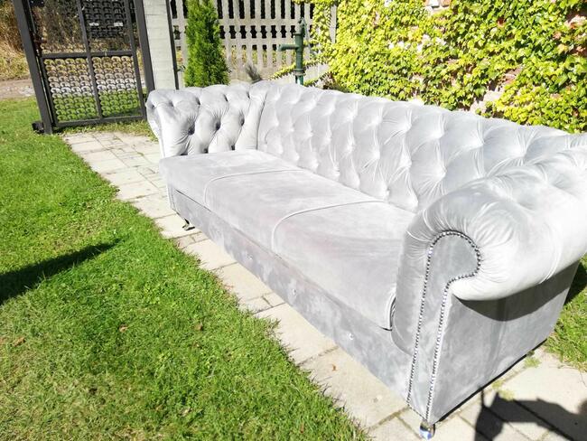 piękna sofa glamour kryształki rozkładana nogi chrom szara