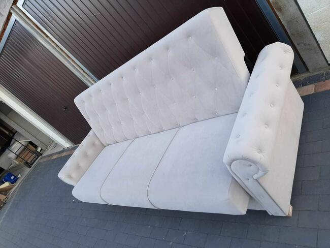 Sofa ala chesterfield głęboko pikowana glamour z f spania
