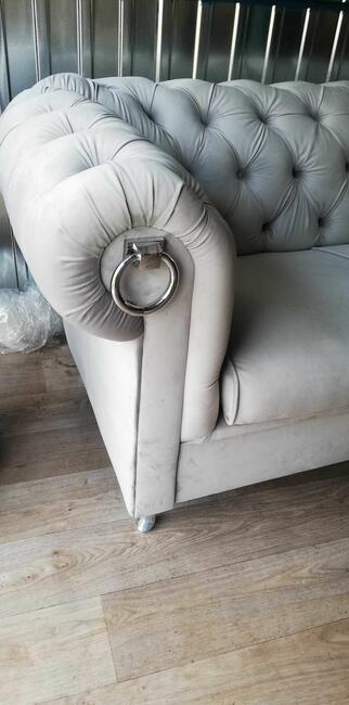 Sofa chesterfield glamour z f spania kołatki nogi chrom