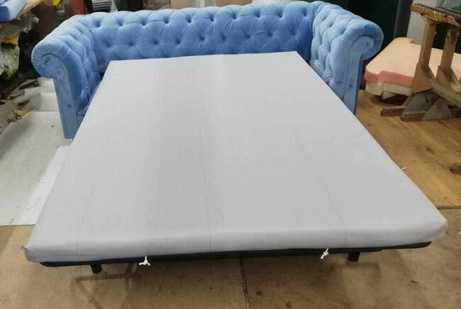 Sofa chesterfield glamour z f spania kołatki nogi chrom