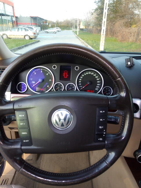 VW Touareg , bardzo niski przebieg !! Sprowadzony ze Szwajca