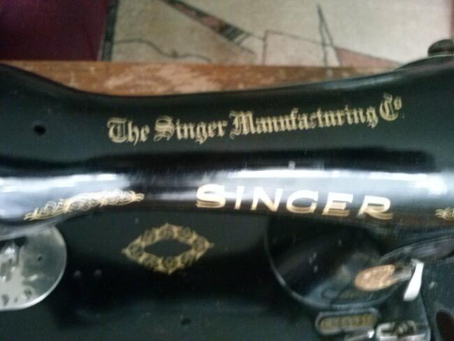 Stara, antyk, 1930 r., maszyna do szycia Singer, 400 zł.