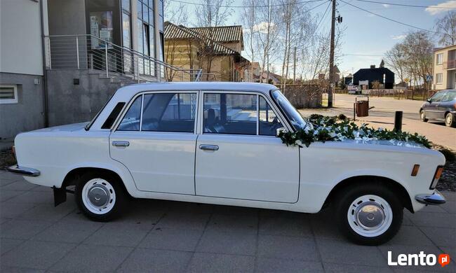 Samochód do ślubu, biały Fiat 125p.