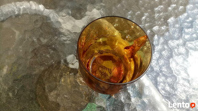 Serwis- 6 filiżanek, talerzyki, cukiernica kolor bursztynowy