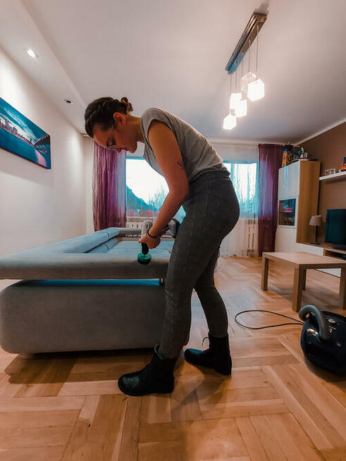 Pranie tapicerki meblowej oraz samochodowej (kanapy, dywany)