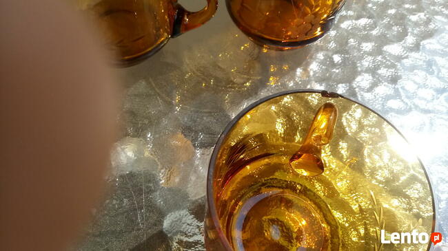 Serwis- 6 filiżanek, talerzyki, cukiernica kolor bursztynowy