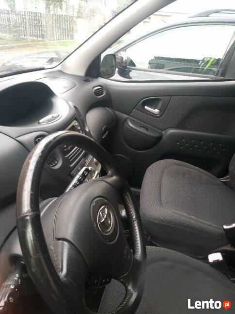 Sprzedam Toyotę Yaris Verso, 2003 r., diesel.