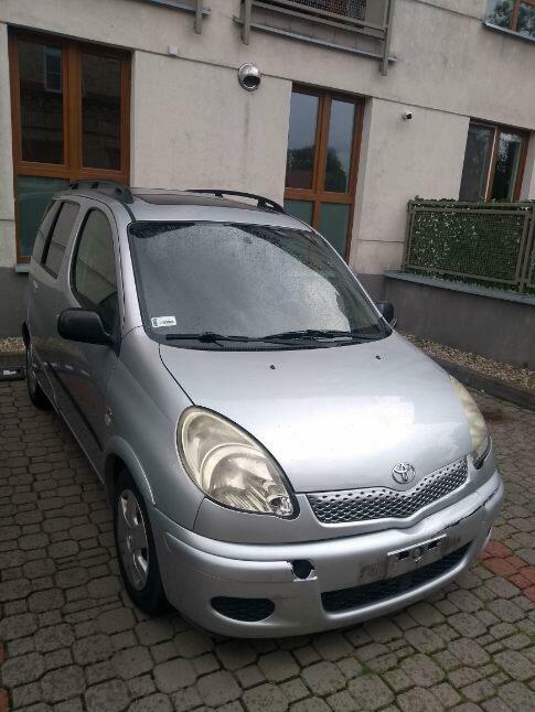 Sprzedam Toyotę Yaris Verso, 2003 r., diesel.