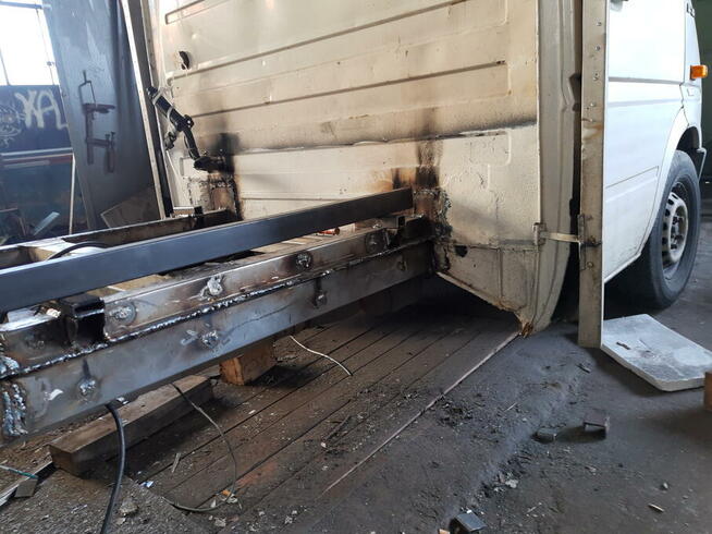 remonty i naprawy kontenerów i ram samochodów dostawczych i