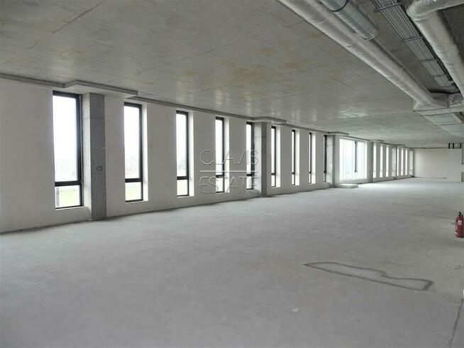 Lokal na parterze przy głównej ulicy